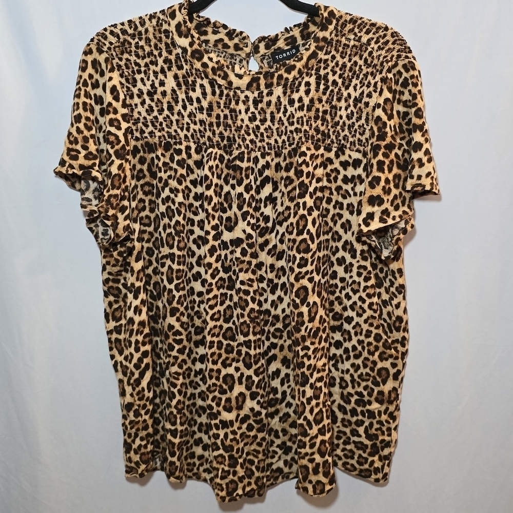 Torrid Leopard Print High Neck Flowy Short Sleeve Blouse Career Punk Elder sz 2X